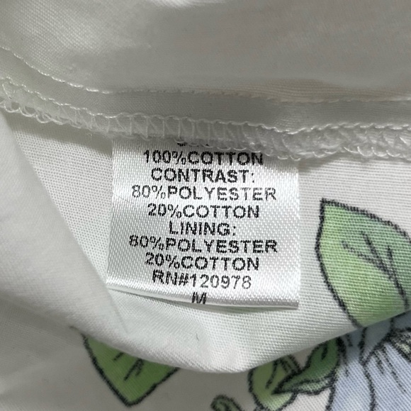 Entro White and Blue Floral Blouse NWT - Picture 8 of 8